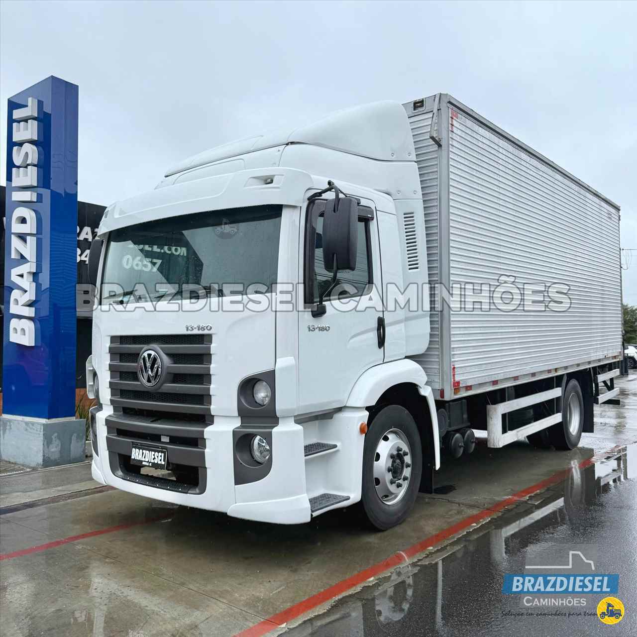 CAMINHAO VOLKSWAGEN VW 13180 Baú Furgão Toco 4x2 Brazdiesel Caminhões JOINVILLE SANTA CATARINA SC
